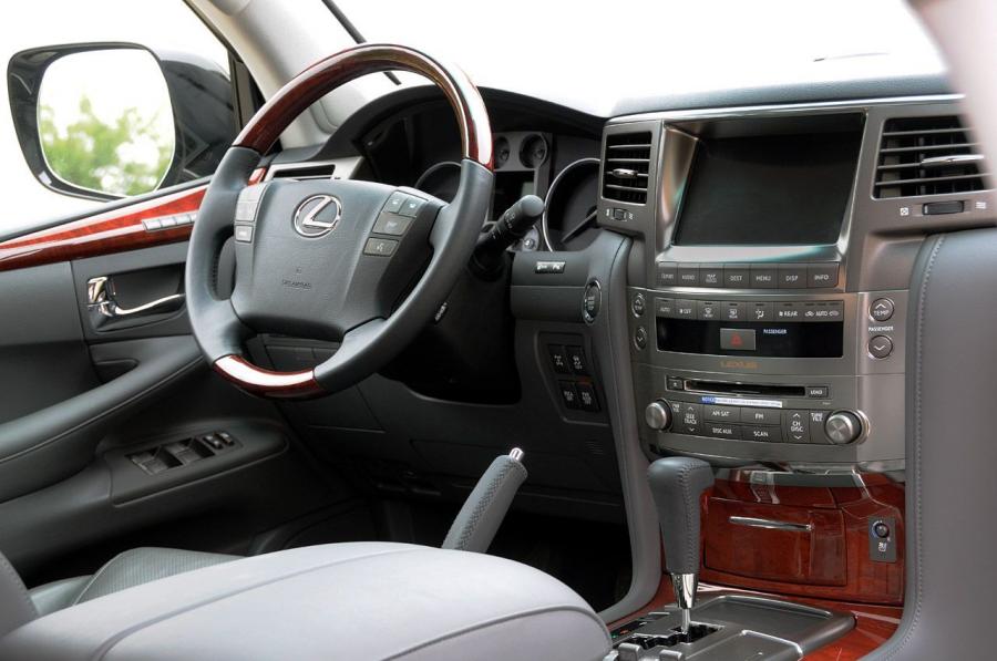  Lexus LX570 2009 года  (фото 28 из 46)